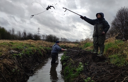 Luisa, ESC volunteer & Ricky, Nature Skills Trainee