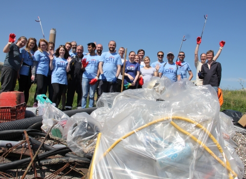 Citi Group corporate volunteer day at Kilroot beach 